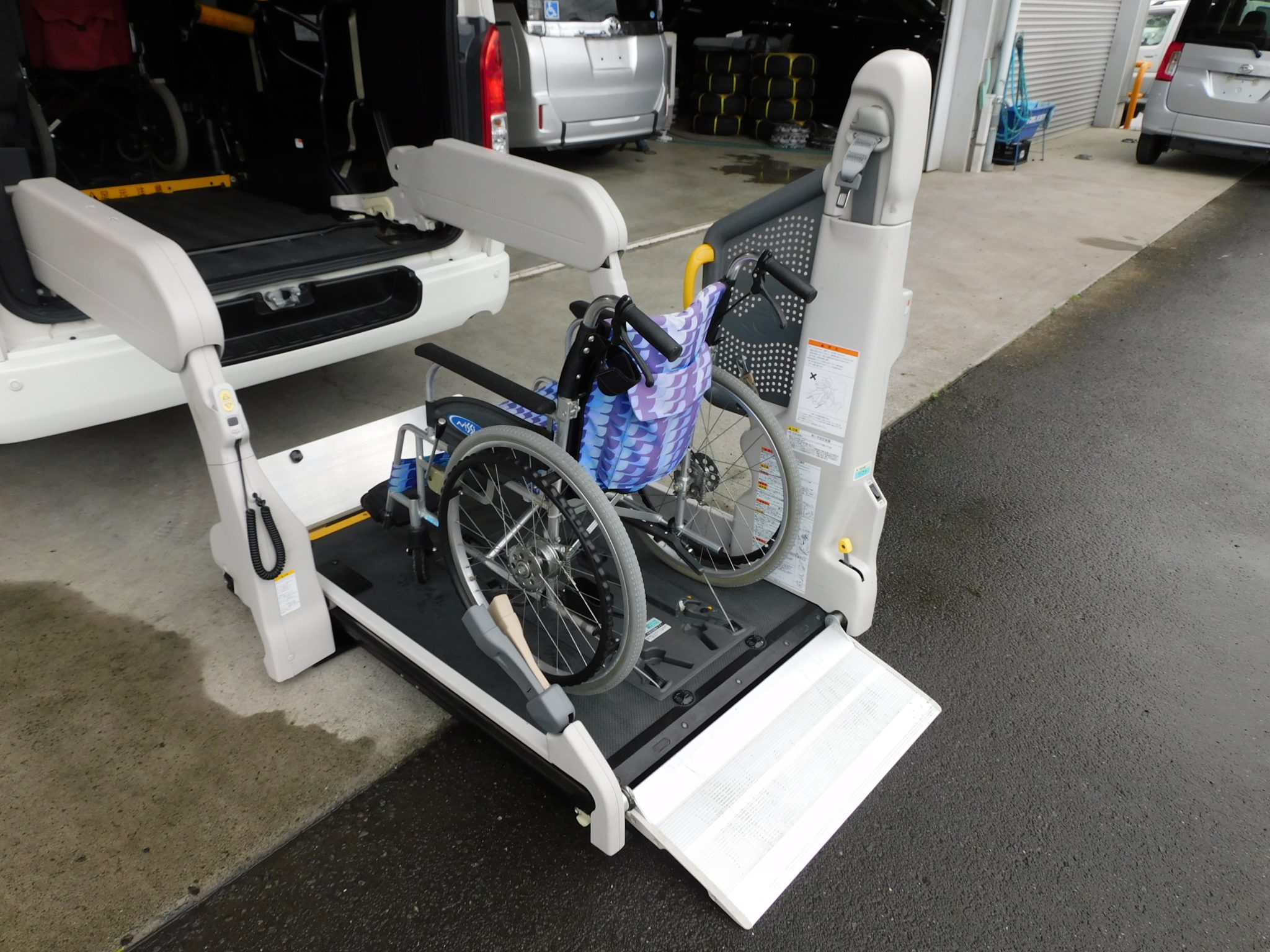 【SOLD】2018 Toyota hiace disability hoist 35,010km No.012 Disability